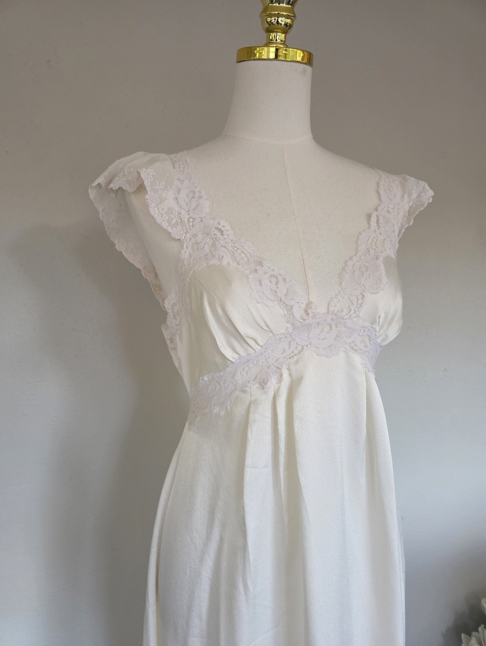 Christian Dior Vintage Ivory Lace  Trim Maxi Nightgown Slip Dress S - Picture 10 of 16